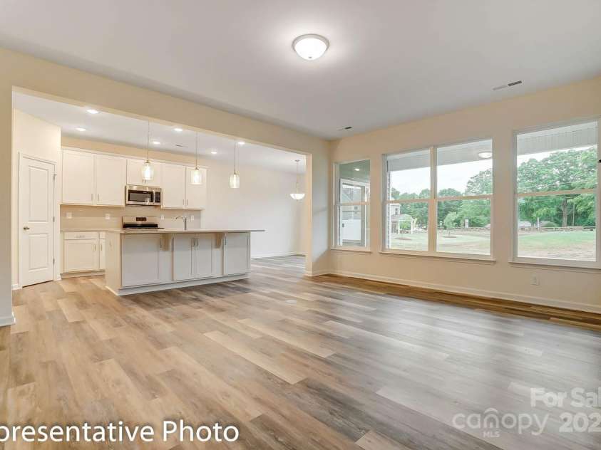 125 Prestwick Way, Mooresville, NC 28115.  MLS# CAR4259728, YatesRealty ID 18936. 