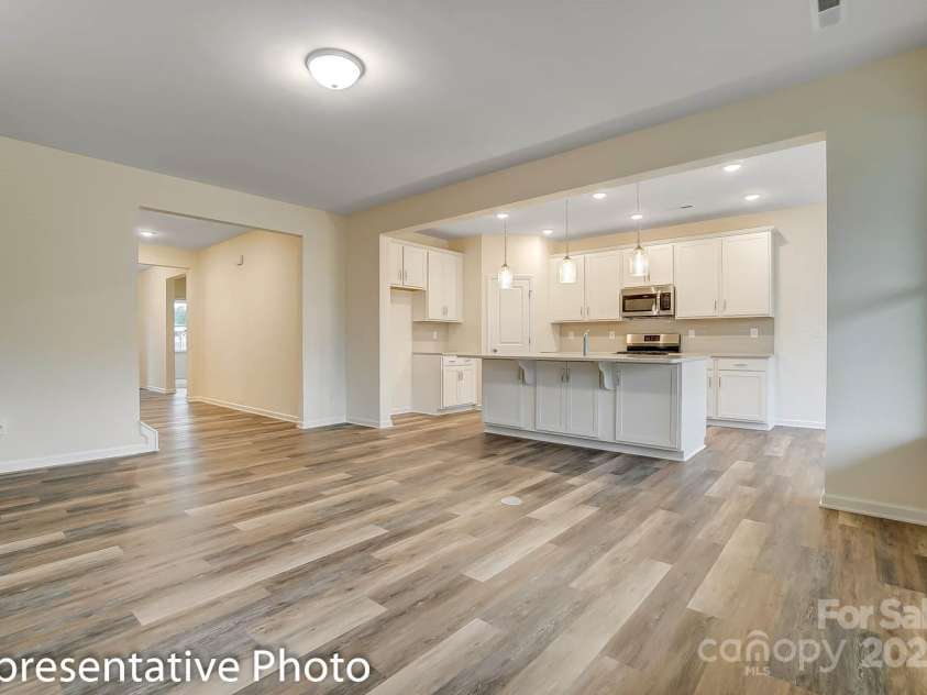 125 Prestwick Way, Mooresville, NC 28115.  MLS# CAR4259728, YatesRealty ID 18936. 