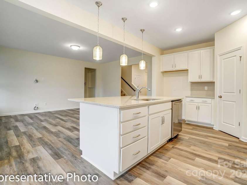 125 Prestwick Way, Mooresville, NC 28115.  MLS# CAR4259728, YatesRealty ID 18936. 