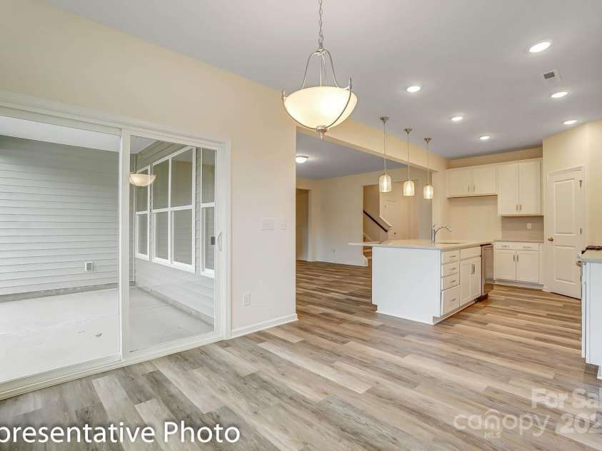 125 Prestwick Way, Mooresville, NC 28115.  MLS# CAR4259728, YatesRealty ID 18936. 