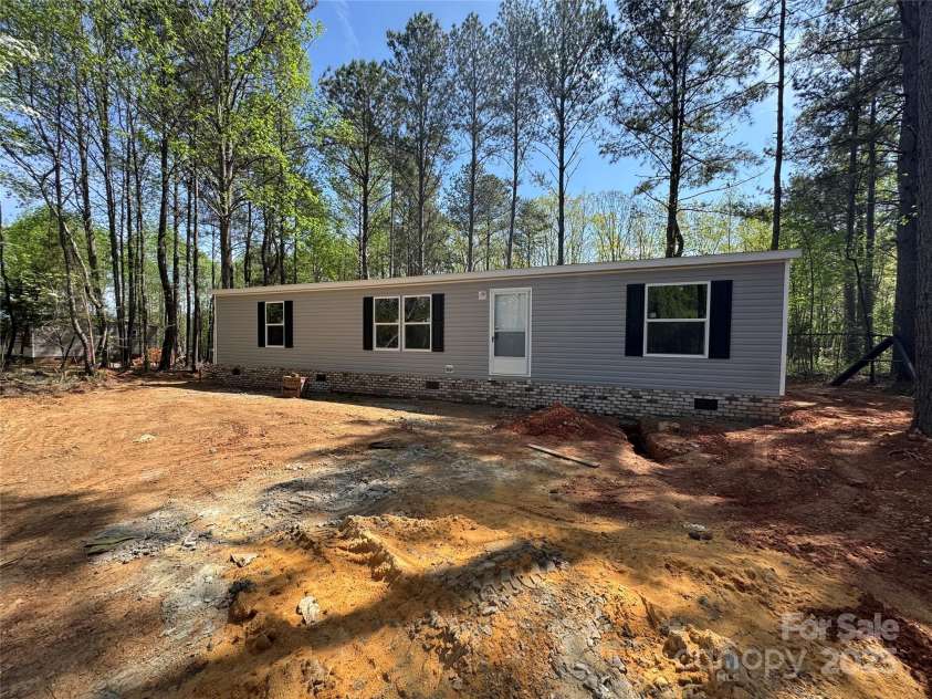 43290 Isen Road, New London, NC 28127.  MLS# CAR4243485, YatesRealty ID 18937. 