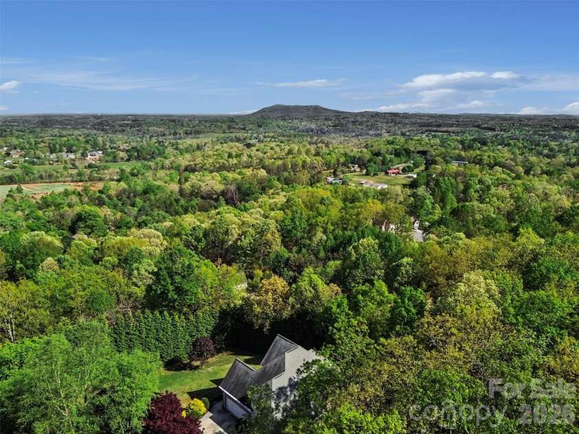 7940 Oakmont Court, Hickory, NC 28602.  MLS# CAR4370931, YatesRealty ID 18937. Bakers Mountain