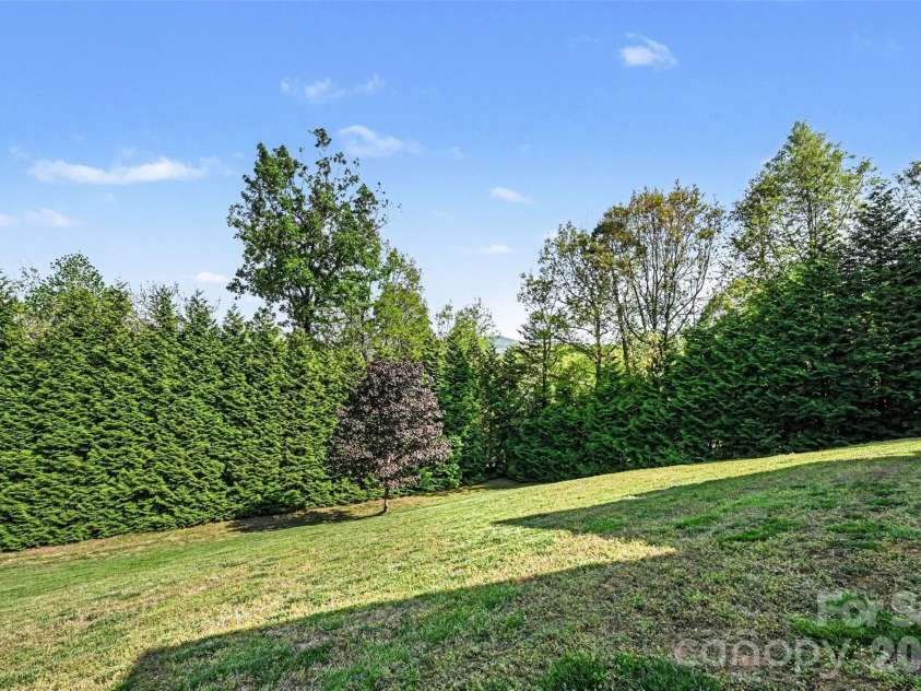 7940 Oakmont Court, Hickory, NC 28602.  MLS# CAR4370931, YatesRealty ID 18937. Front yard