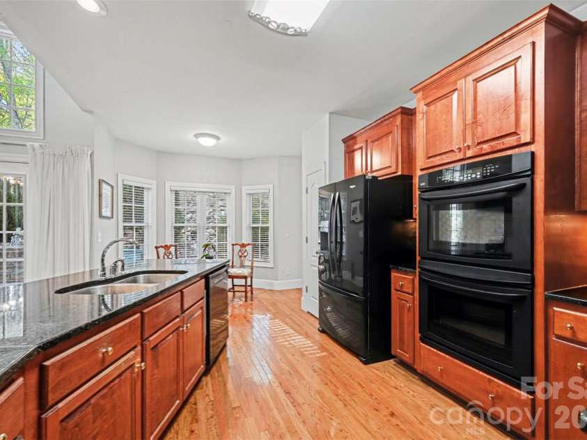 7940 Oakmont Court, Hickory, NC 28602.  MLS# CAR4370931, YatesRealty ID 18937. Kitchen