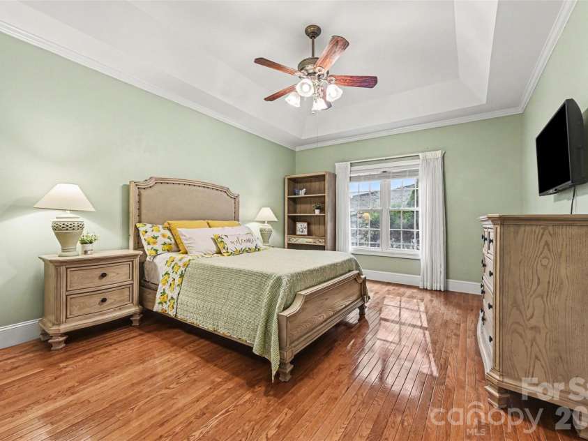 7940 Oakmont Court, Hickory, NC 28602.  MLS# CAR4370931, YatesRealty ID 18937. Primary
