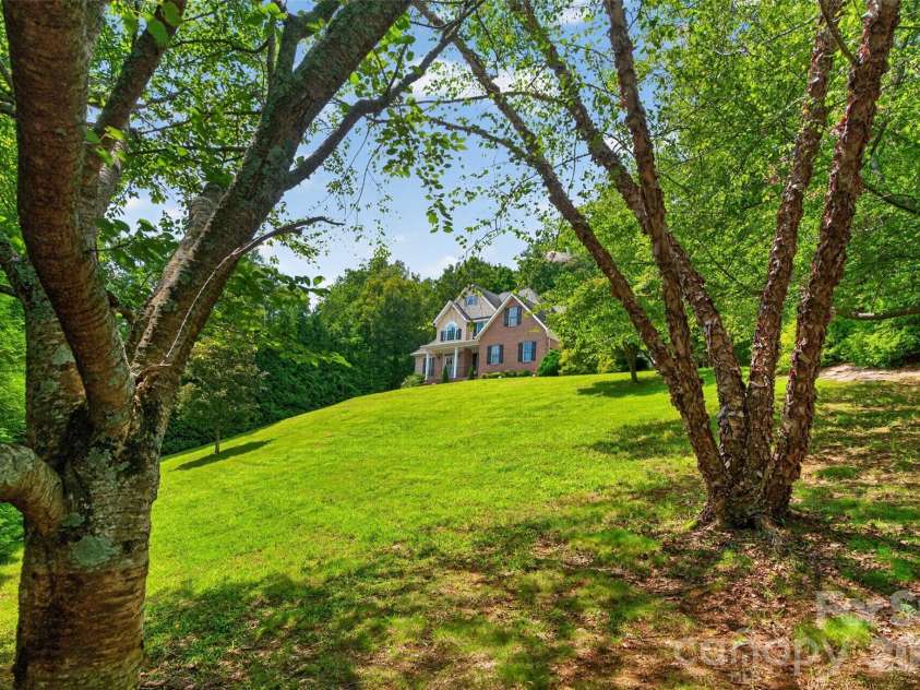7940 Oakmont Court, Hickory, NC 28602.  MLS# CAR4417499, YatesRealty ID 18937. 
