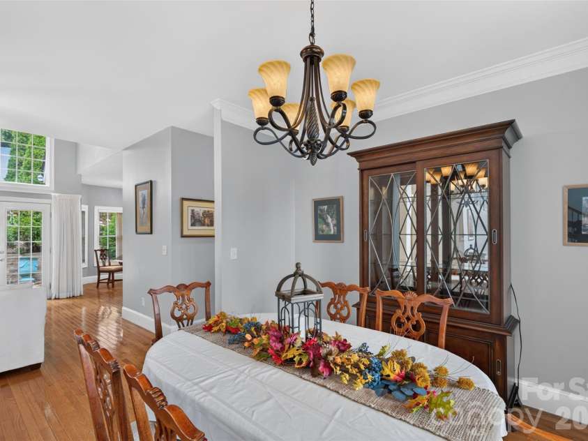 7940 Oakmont Court, Hickory, NC 28602.  MLS# CAR4417499, YatesRealty ID 18937. 