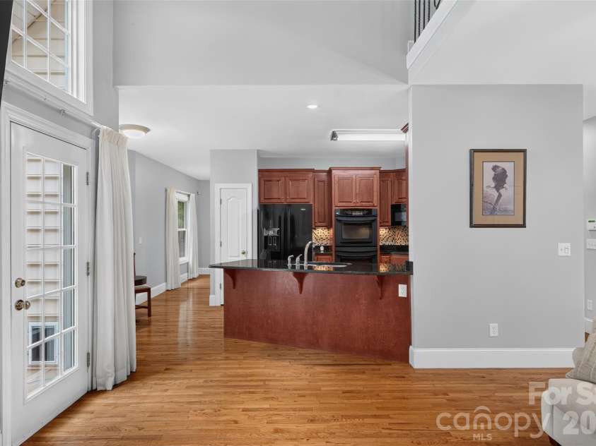 7940 Oakmont Court, Hickory, NC 28602.  MLS# CAR4417499, YatesRealty ID 18937. 