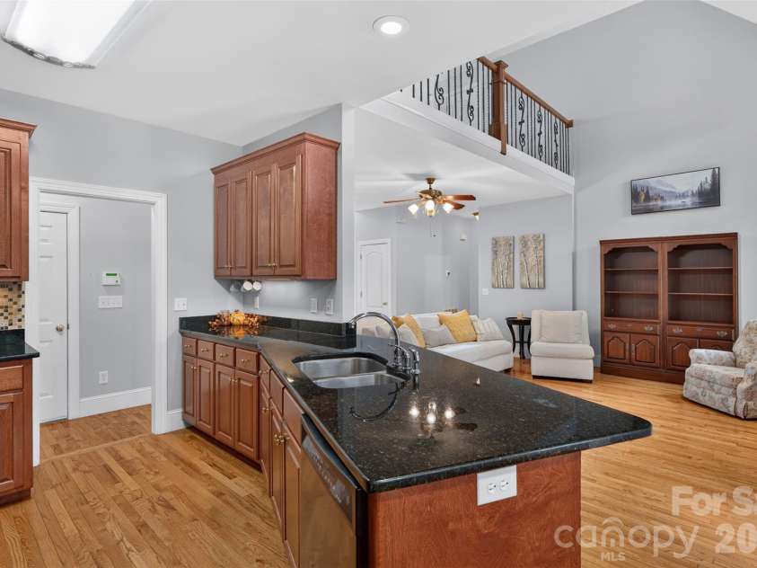 7940 Oakmont Court, Hickory, NC 28602.  MLS# CAR4417499, YatesRealty ID 18937. 