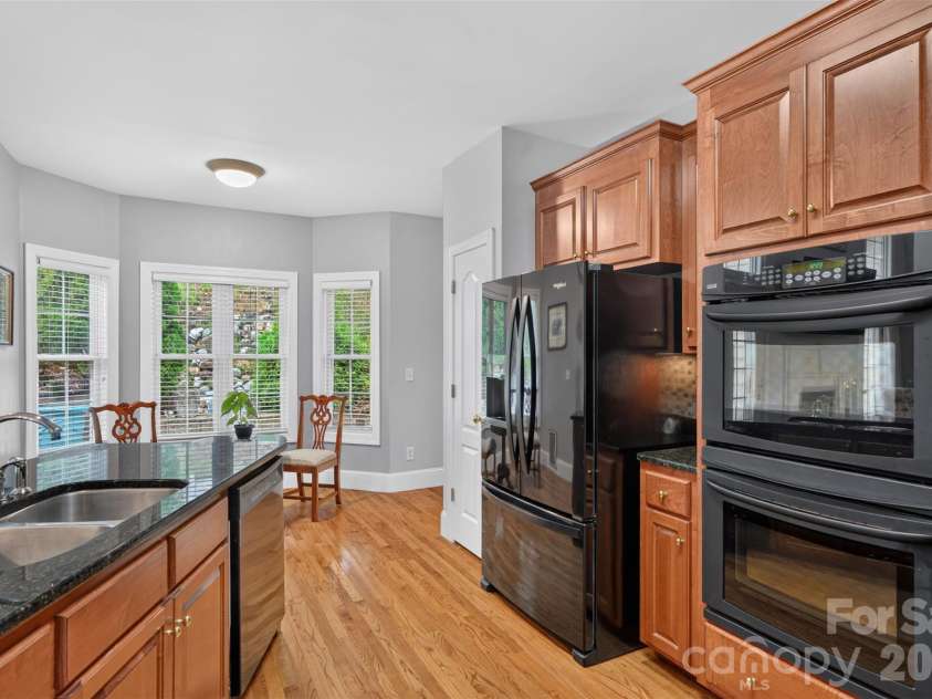 7940 Oakmont Court, Hickory, NC 28602.  MLS# CAR4417499, YatesRealty ID 18937. 