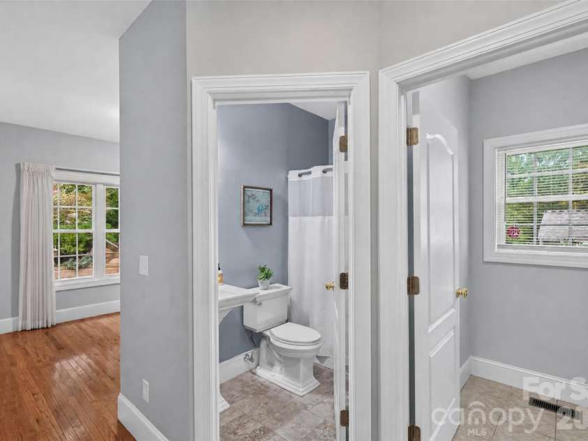 7940 Oakmont Court, Hickory, NC 28602.  MLS# CAR4417499, YatesRealty ID 18937. 