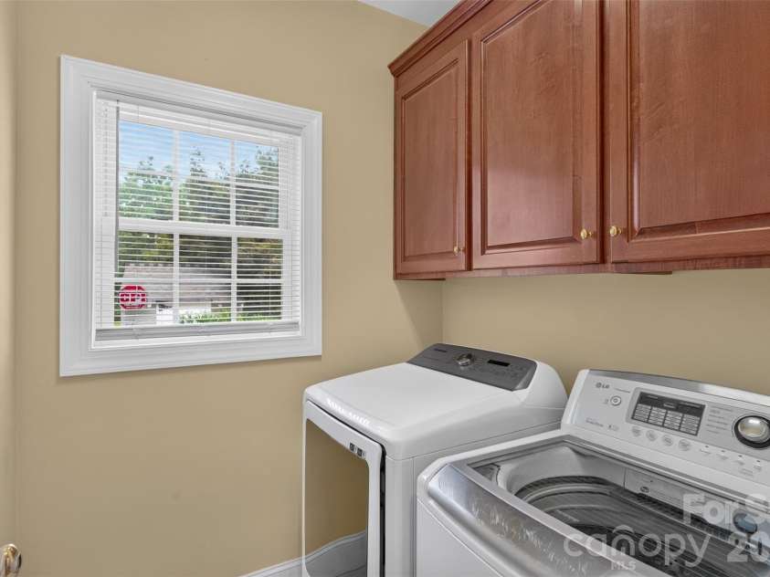 7940 Oakmont Court, Hickory, NC 28602.  MLS# CAR4417499, YatesRealty ID 18937. 