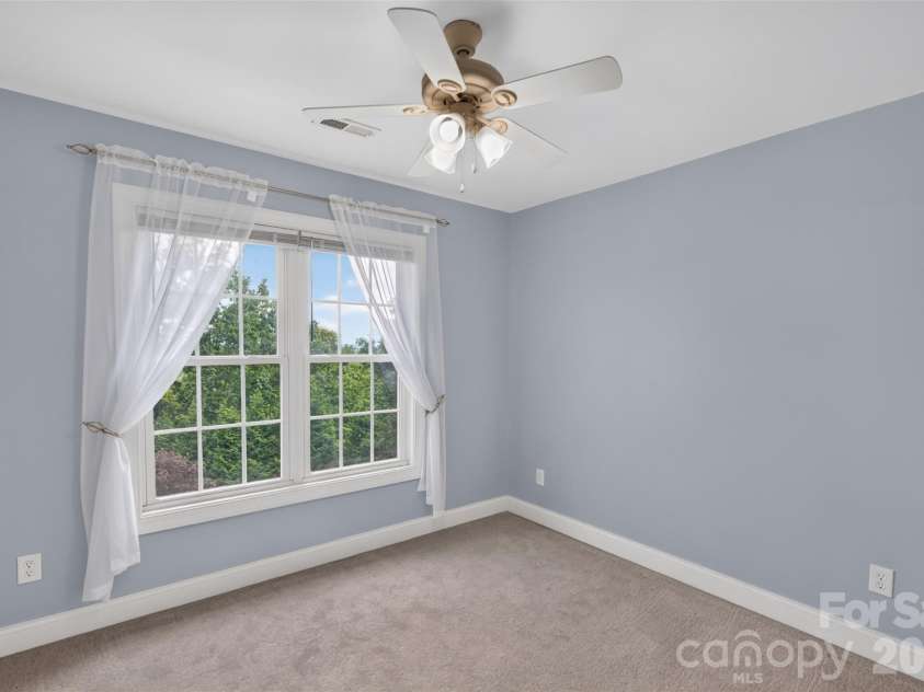 7940 Oakmont Court, Hickory, NC 28602.  MLS# CAR4417499, YatesRealty ID 18937. 
