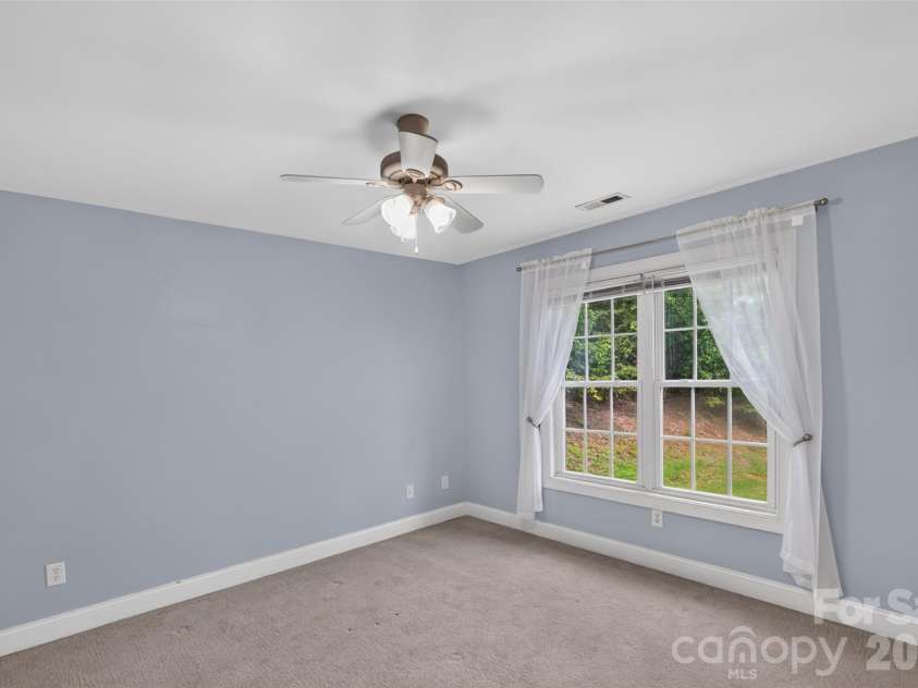 7940 Oakmont Court, Hickory, NC 28602.  MLS# CAR4417499, YatesRealty ID 18937. 