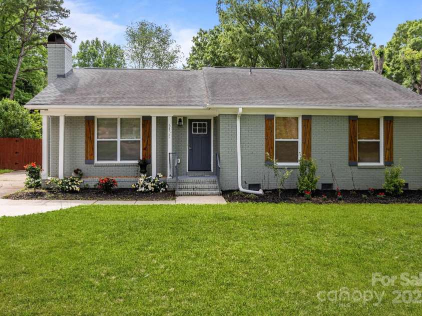 6406 Old Meadow Road, Charlotte, NC 28227.  MLS# CAR4259325, YatesRealty ID 18938. 