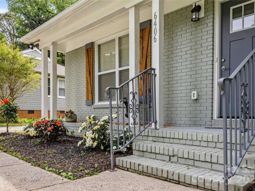6406 Old Meadow Road, Charlotte, NC 28227.  MLS# CAR4259325, YatesRealty ID 18938. 