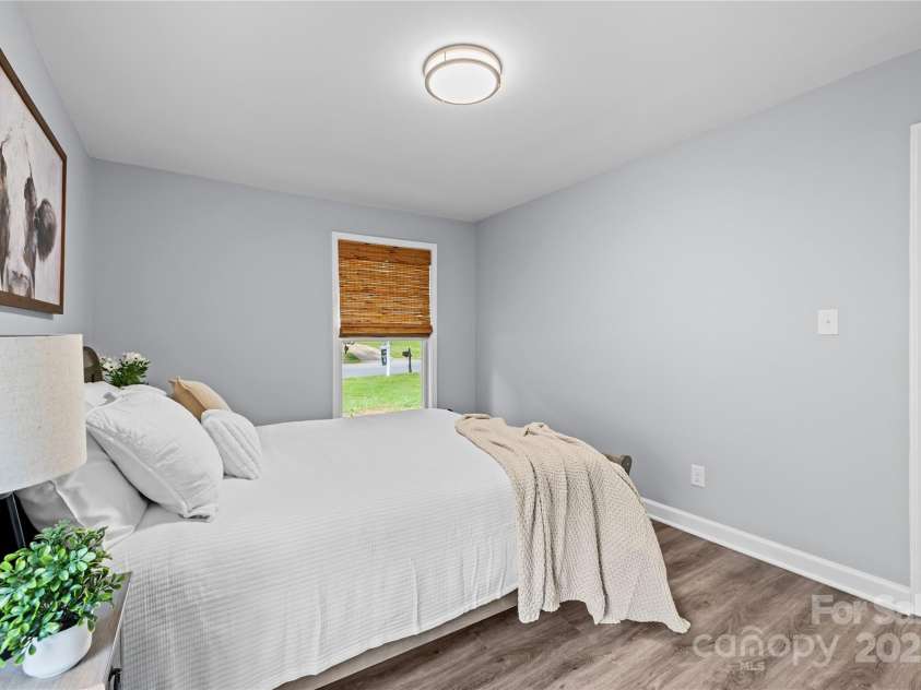 6406 Old Meadow Road, Charlotte, NC 28227.  MLS# CAR4259325, YatesRealty ID 18938. 