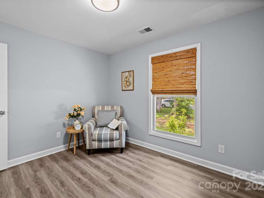 6406 Old Meadow Road, Charlotte, NC 28227.  MLS# CAR4259325, YatesRealty ID 18938. 