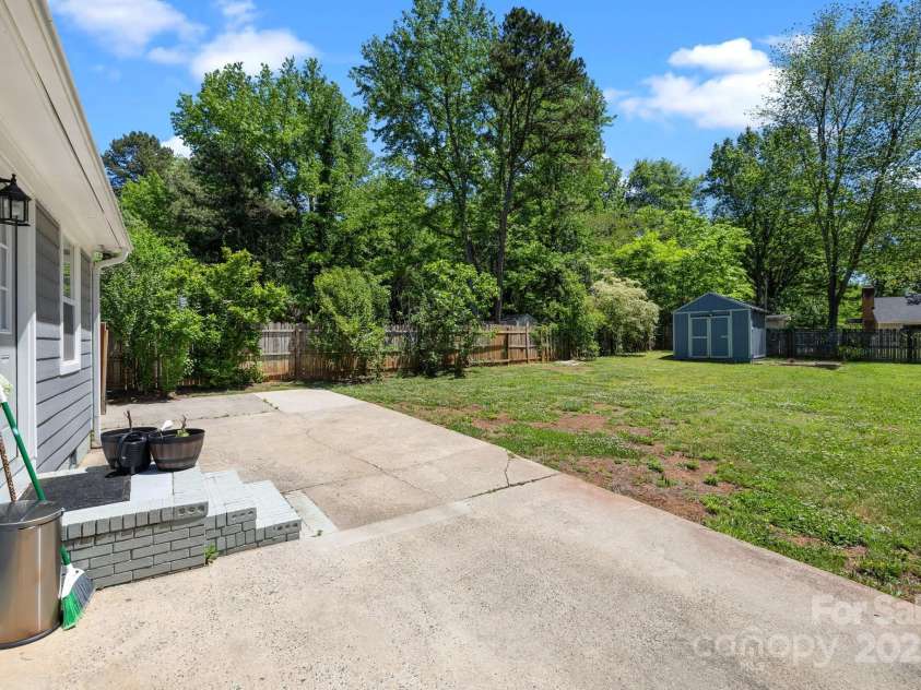 6406 Old Meadow Road, Charlotte, NC 28227.  MLS# CAR4259325, YatesRealty ID 18938. 