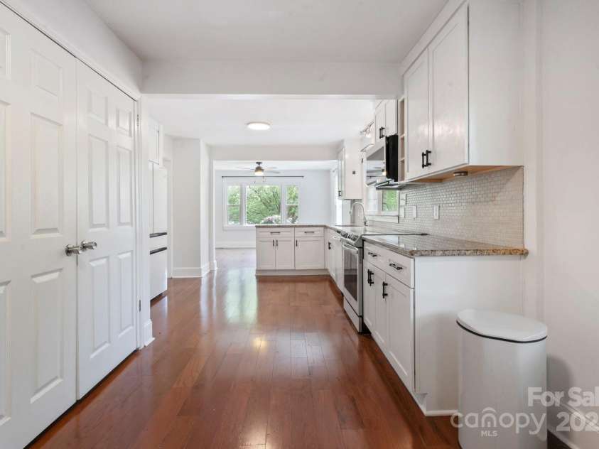 534 Kingston Avenue, Charlotte, NC 28203.  MLS# CAR4258092, YatesRealty ID 18939. 