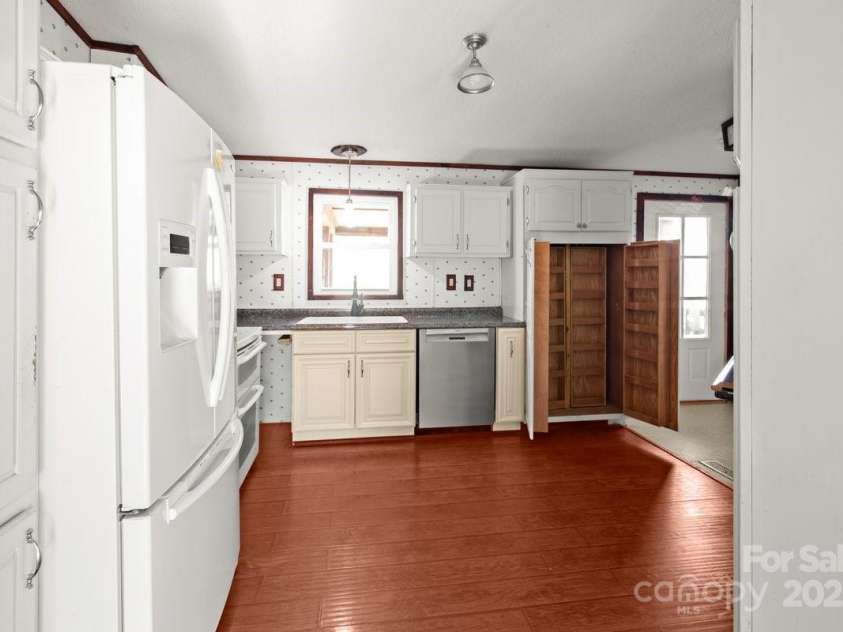 153 River Lane, Dobson, NC 27017.  MLS# CAR4233165, YatesRealty ID 1894. Kitchen