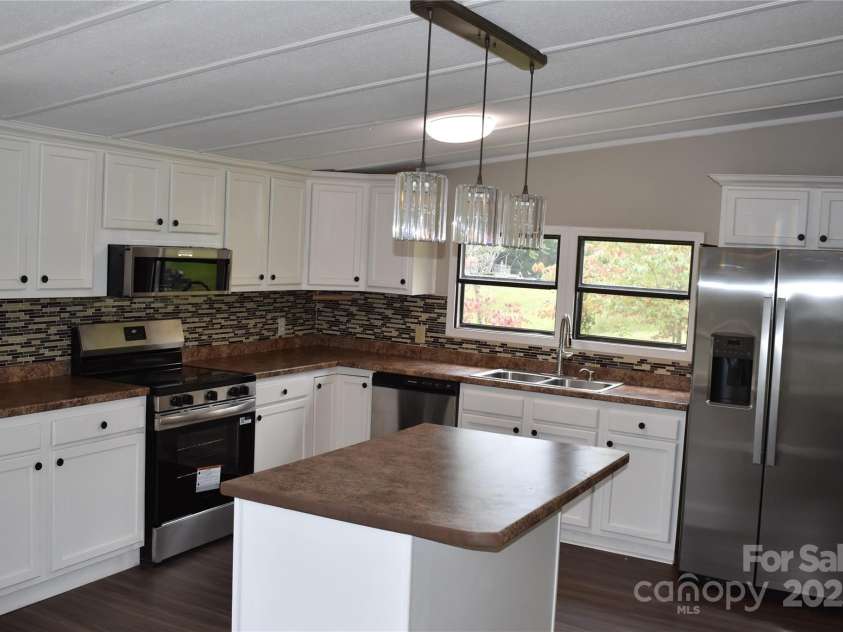 91 Sweet Gum Drive, Nebo, NC 28761.  MLS# CAR4303237, YatesRealty ID 1894. 