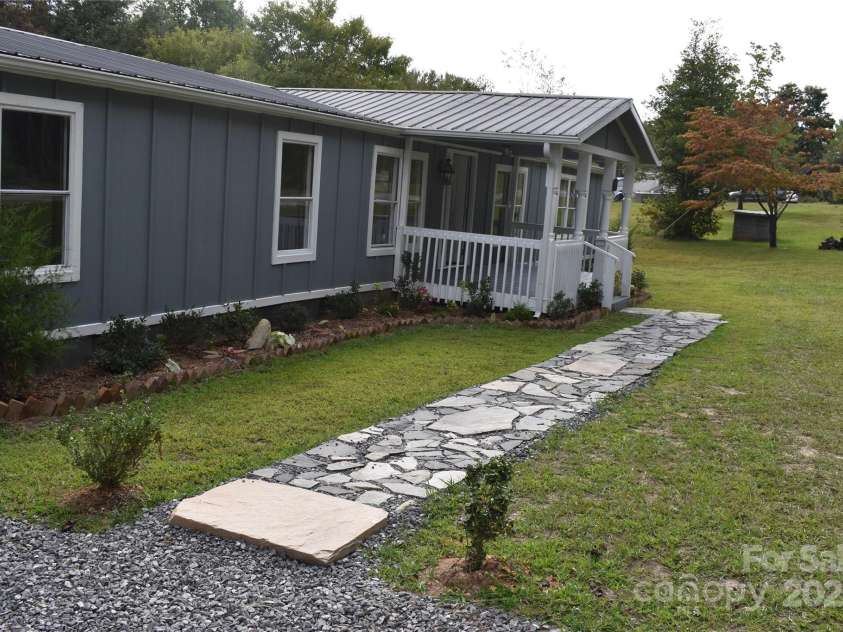 91 Sweet Gum Drive, Nebo, NC 28761.  MLS# CAR4303237, YatesRealty ID 1894. 