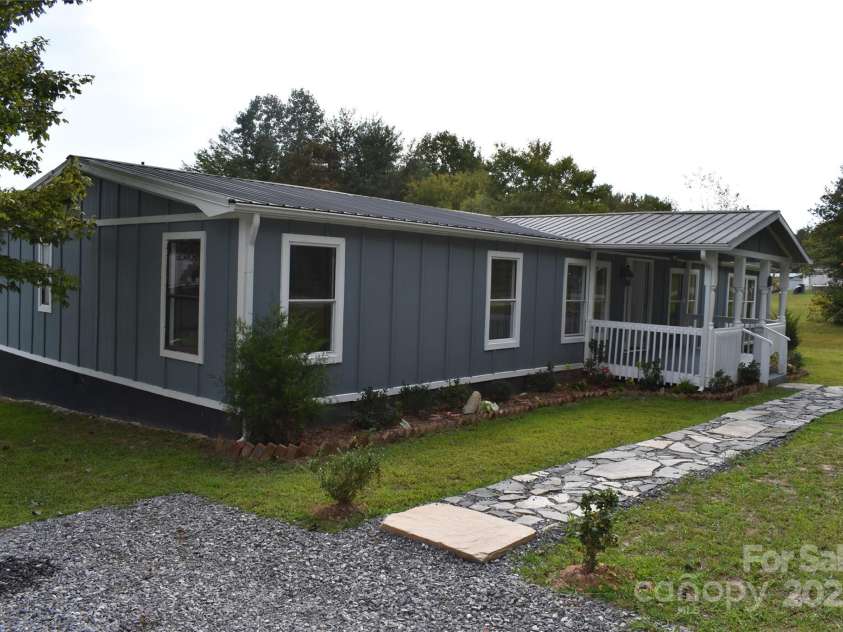 91 Sweet Gum Drive, Nebo, NC 28761.  MLS# CAR4303237, YatesRealty ID 1894. 