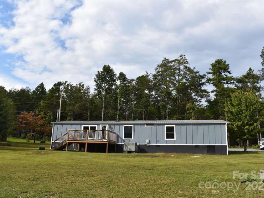 91 Sweet Gum Drive, Nebo, NC 28761.  MLS# CAR4303237, YatesRealty ID 1894. 