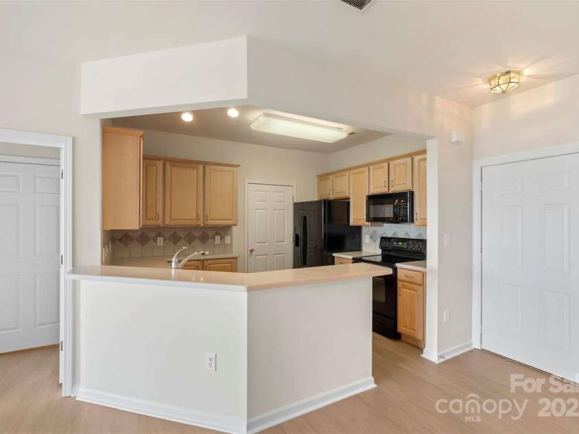 14347 San Paolo Lane, Charlotte, NC 28277.  MLS# CAR4267940, YatesRealty ID 18941. 