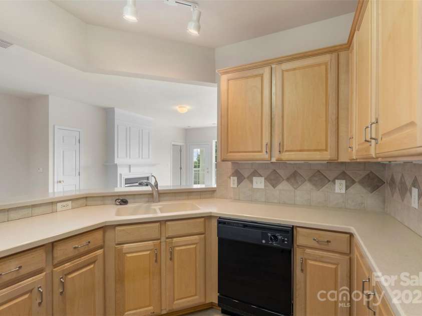 14347 San Paolo Lane, Charlotte, NC 28277.  MLS# CAR4267940, YatesRealty ID 18941. 