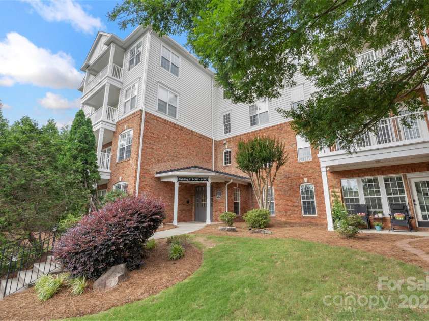 14347 San Paolo Lane, Charlotte, NC 28277.  MLS# CAR4267940, YatesRealty ID 18941. 