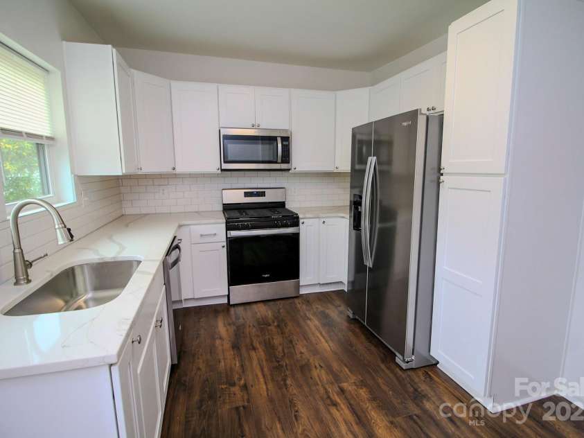 409 Apple Street, Gastonia, NC 28054.  MLS# CAR4288223, YatesRealty ID 18942. 