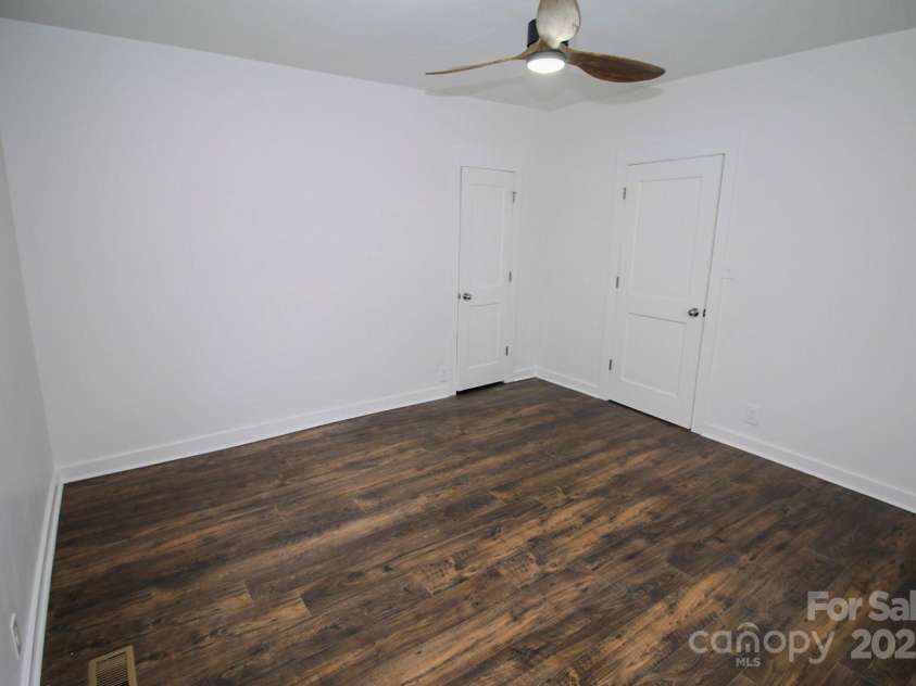 409 Apple Street, Gastonia, NC 28054.  MLS# CAR4288223, YatesRealty ID 18942. 