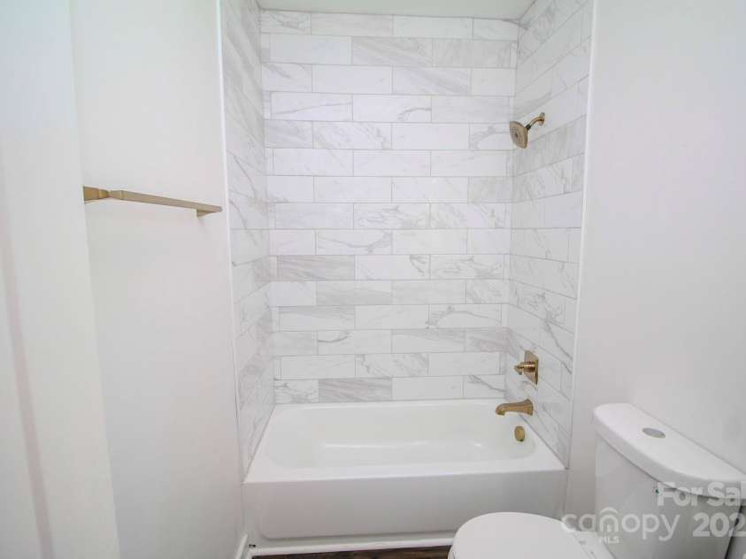 409 Apple Street, Gastonia, NC 28054.  MLS# CAR4288223, YatesRealty ID 18942. 