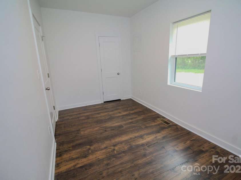 409 Apple Street, Gastonia, NC 28054.  MLS# CAR4288223, YatesRealty ID 18942. 