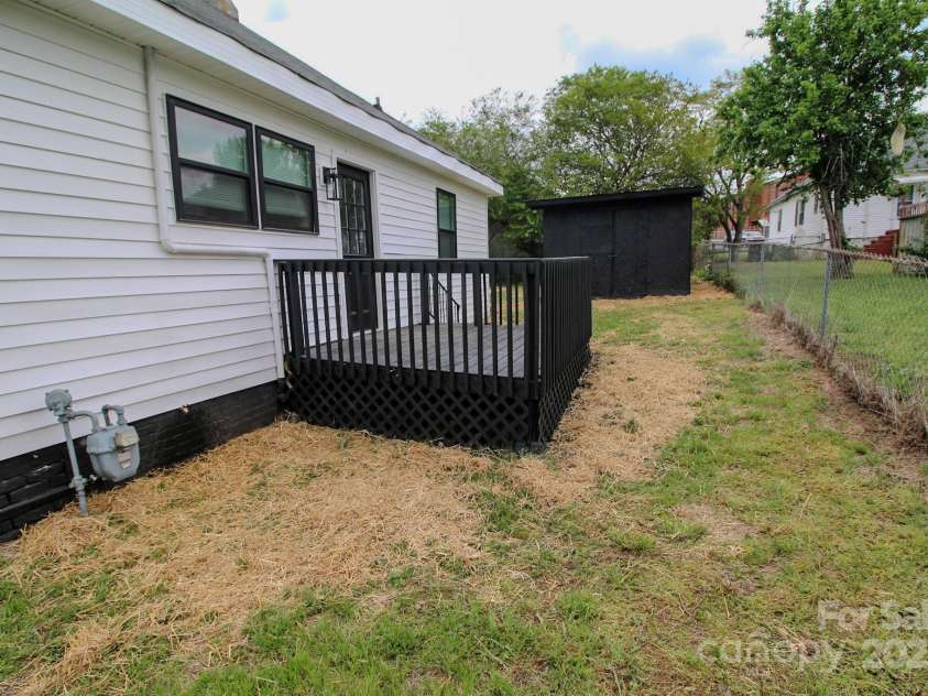 409 Apple Street, Gastonia, NC 28054.  MLS# CAR4288223, YatesRealty ID 18942. 