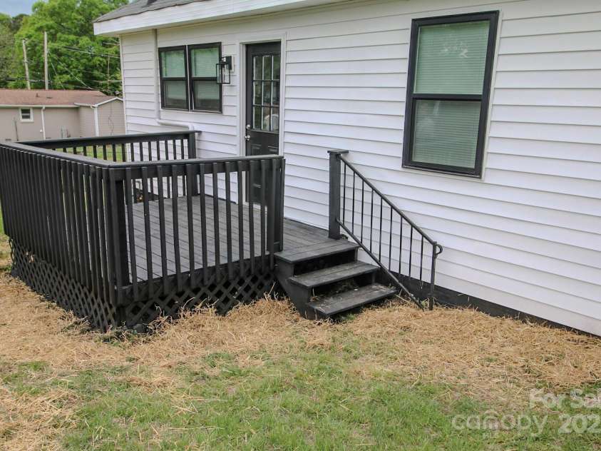 409 Apple Street, Gastonia, NC 28054.  MLS# CAR4288223, YatesRealty ID 18942. 