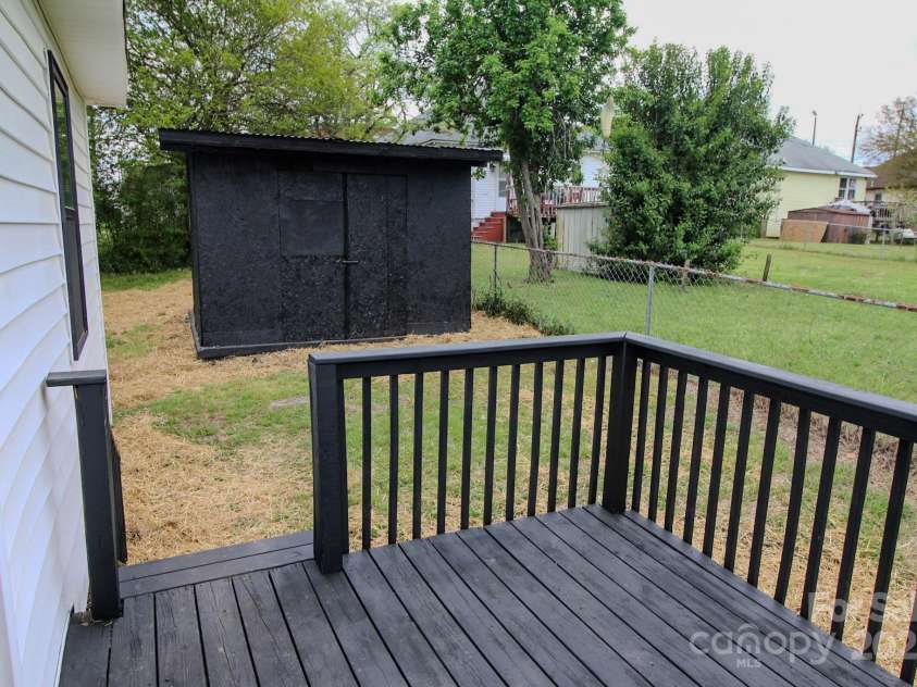 409 Apple Street, Gastonia, NC 28054.  MLS# CAR4288223, YatesRealty ID 18942. 