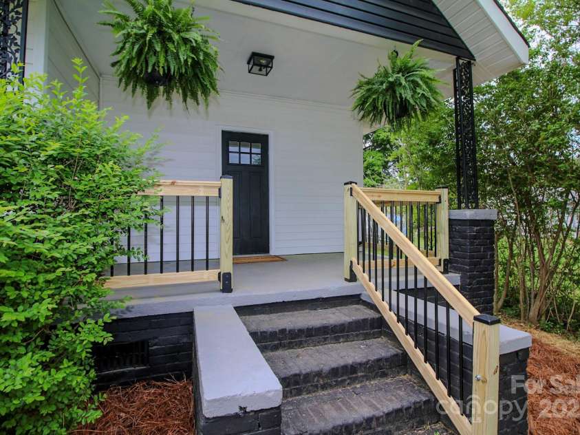 409 Apple Street, Gastonia, NC 28054.  MLS# CAR4288223, YatesRealty ID 18942. 
