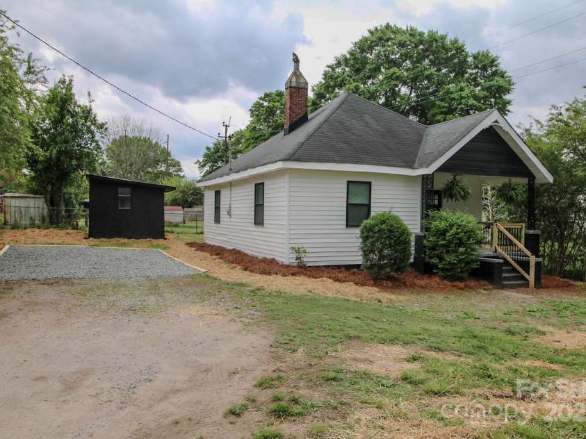 409 Apple Street, Gastonia, NC 28054.  MLS# CAR4288223, YatesRealty ID 18942. 