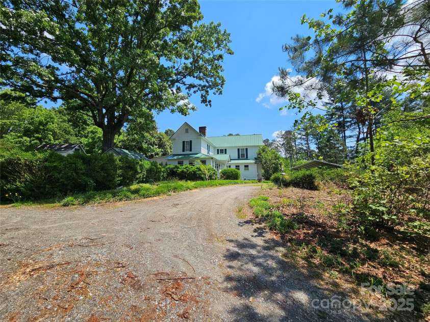 368 Settlemyre Road, Morganton, NC 28655.  MLS# CAR4264485, YatesRealty ID 18943. 