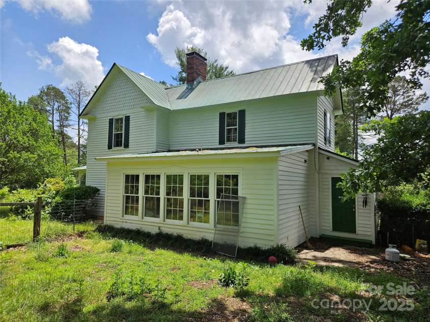 368 Settlemyre Road, Morganton, NC 28655.  MLS# CAR4264485, YatesRealty ID 18943. 