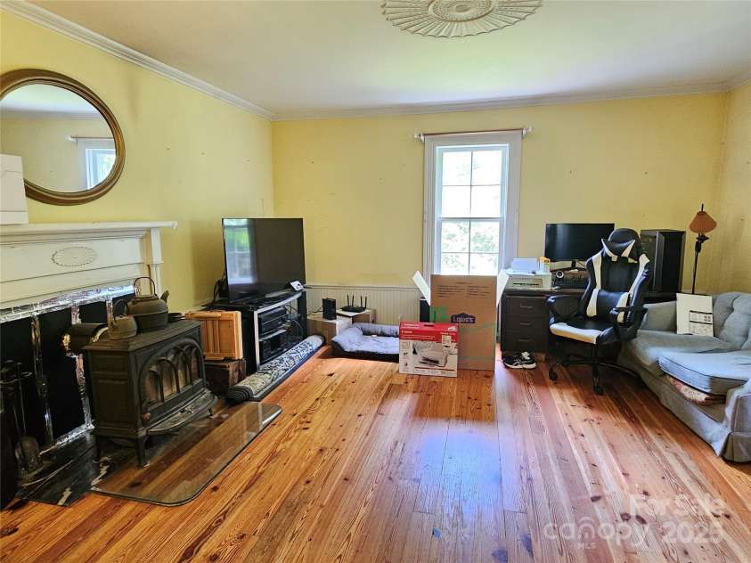 368 Settlemyre Road, Morganton, NC 28655.  MLS# CAR4264485, YatesRealty ID 18943. 
