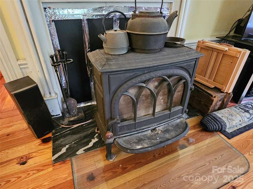 368 Settlemyre Road, Morganton, NC 28655.  MLS# CAR4264485, YatesRealty ID 18943. 