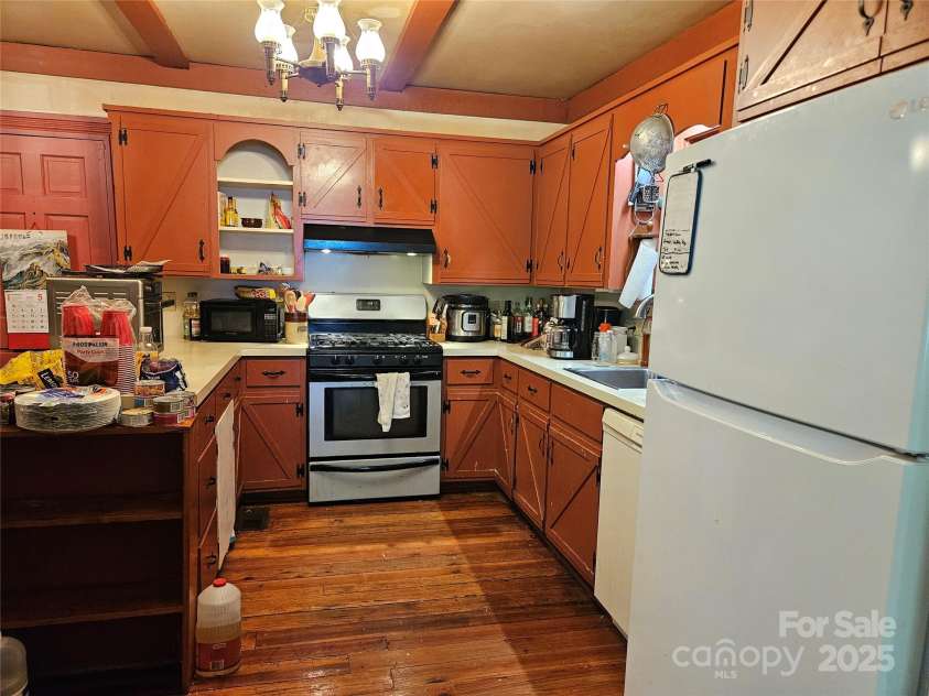 368 Settlemyre Road, Morganton, NC 28655.  MLS# CAR4264485, YatesRealty ID 18943. 