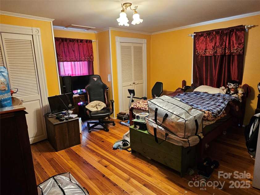 368 Settlemyre Road, Morganton, NC 28655.  MLS# CAR4264485, YatesRealty ID 18943. 