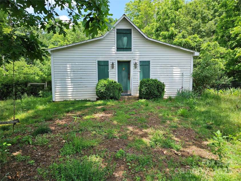 368 Settlemyre Road, Morganton, NC 28655.  MLS# CAR4264485, YatesRealty ID 18943. 