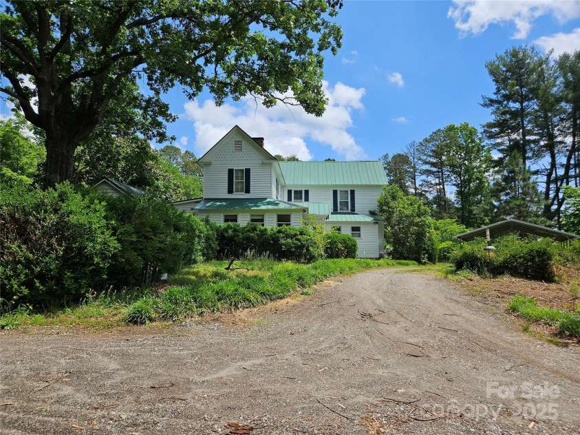 368 Settlemyre Road, Morganton, NC 28655.  MLS# CAR4264485, YatesRealty ID 18943. 