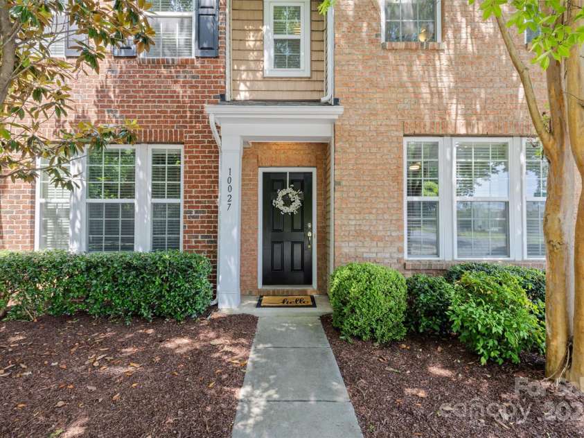 10027 Juniper Trace Drive, Charlotte, NC 28277.  MLS# CAR4262715, YatesRealty ID 18946. 